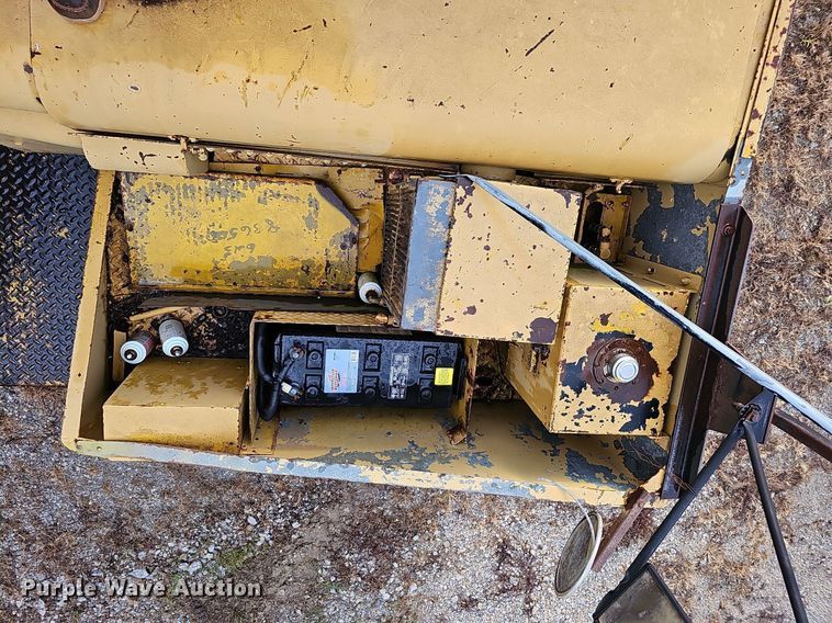 image for item DQ1120 1971 P&H Crane 430ATC-8X4  crane truck