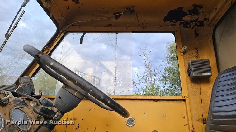 image for item DQ1120 1971 P&H Crane 430ATC-8X4  crane truck