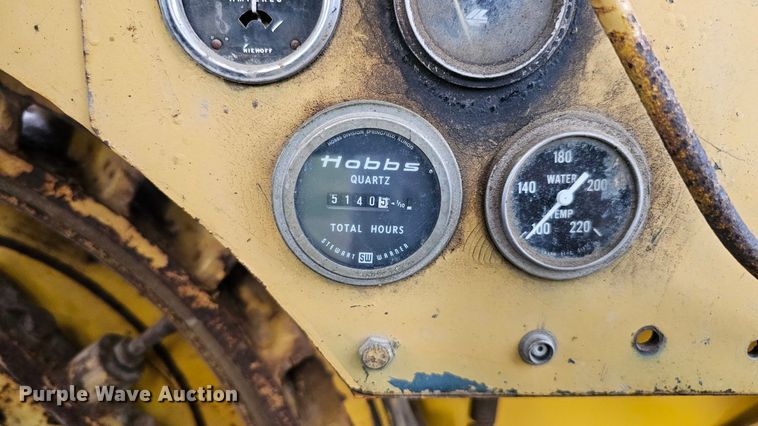 image for item DQ1120 1971 P&H Crane 430ATC-8X4  crane truck