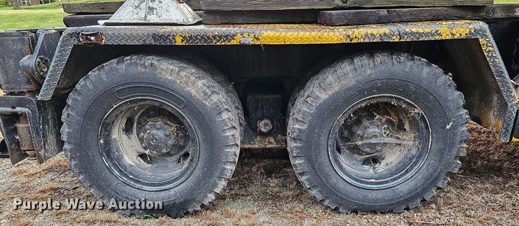 image for item DQ1120 1971 P&H Crane 430ATC-8X4  crane truck