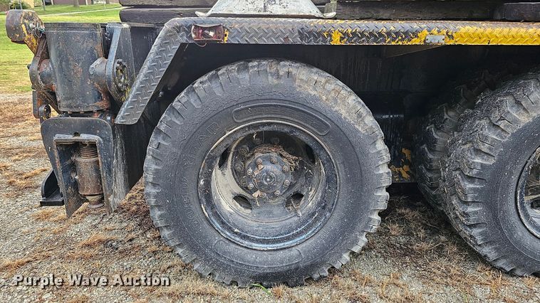 image for item DQ1120 1971 P&H Crane 430ATC-8X4  crane truck