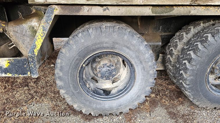 image for item DQ1120 1971 P&H Crane 430ATC-8X4  crane truck