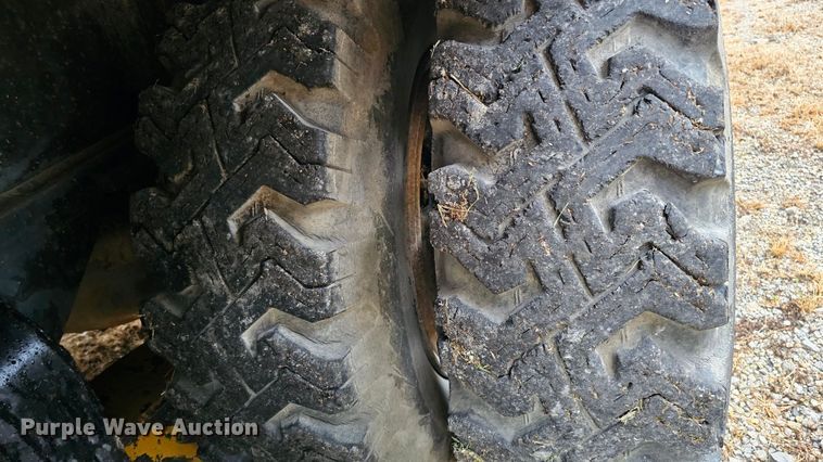 image for item DQ1120 1971 P&H Crane 430ATC-8X4  crane truck