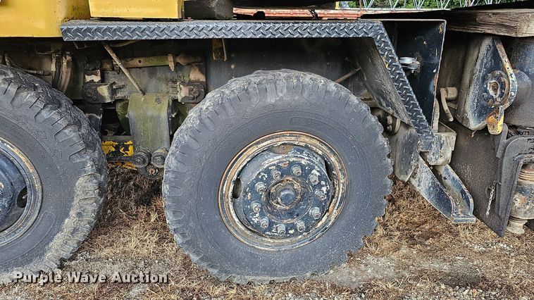 image for item DQ1120 1971 P&H Crane 430ATC-8X4  crane truck