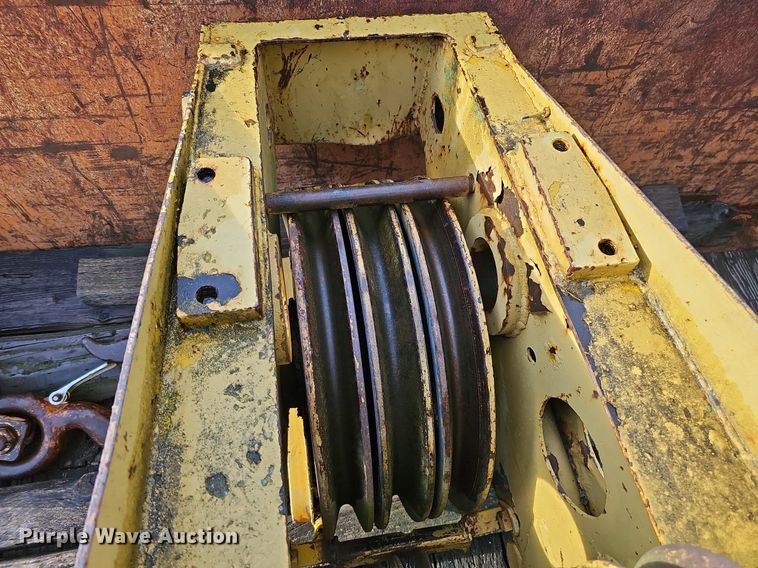 image for item DQ1120 1971 P&H Crane 430ATC-8X4  crane truck