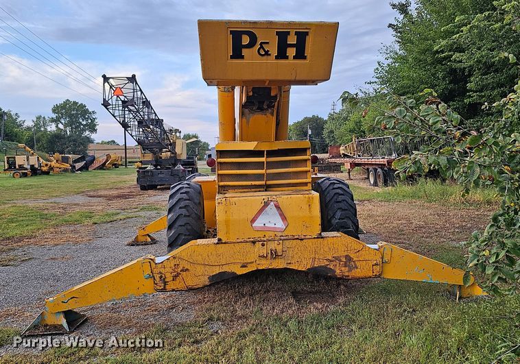 image for item DQ1121 P&H  crane