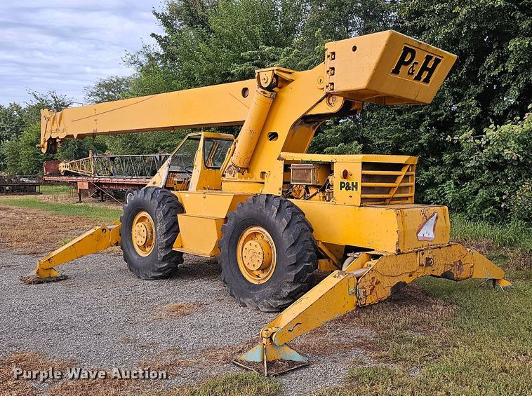 image for item DQ1121 P&H  crane