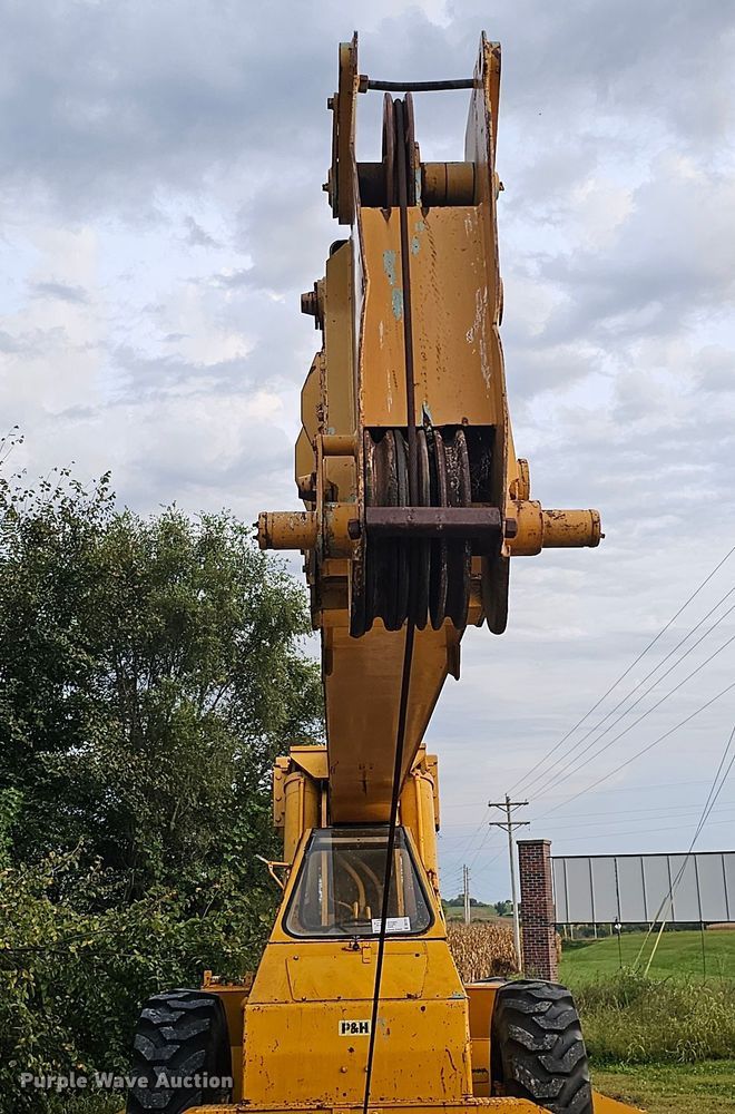 image for item DQ1121 P&H  crane