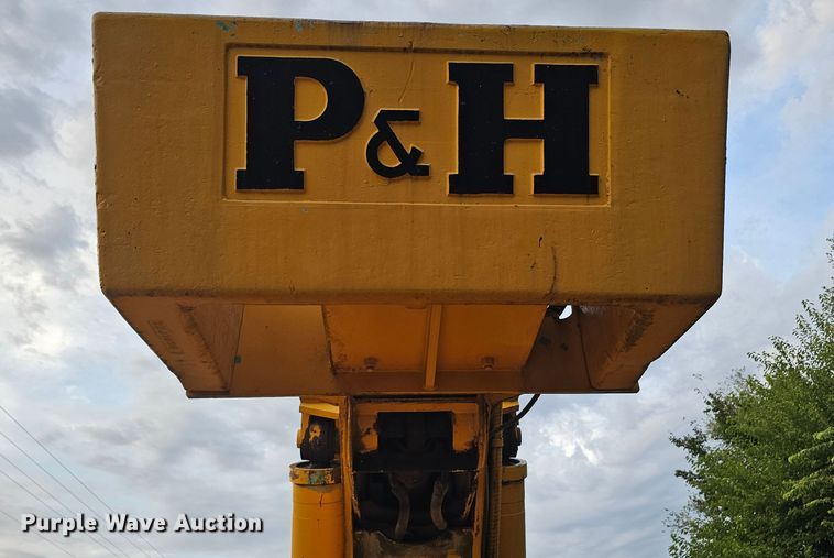 image for item DQ1121 P&H  crane