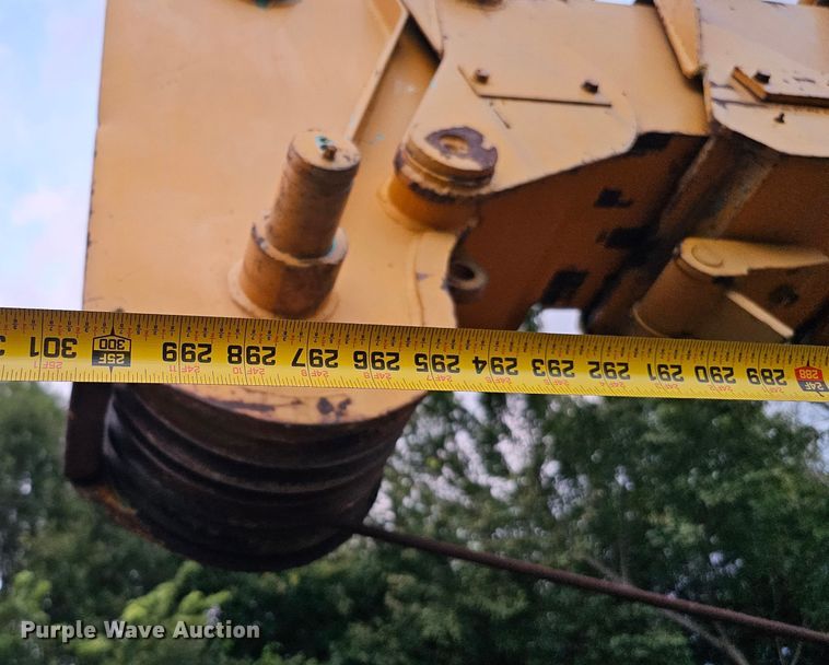 image for item DQ1121 P&H  crane