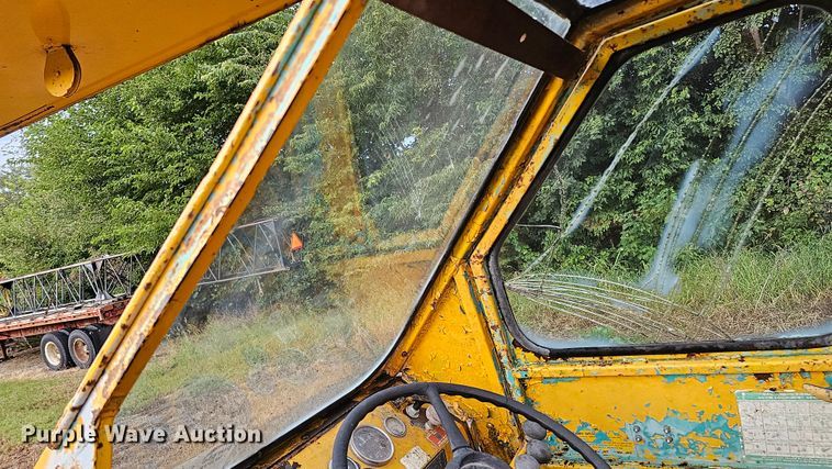 image for item DQ1121 P&H  crane