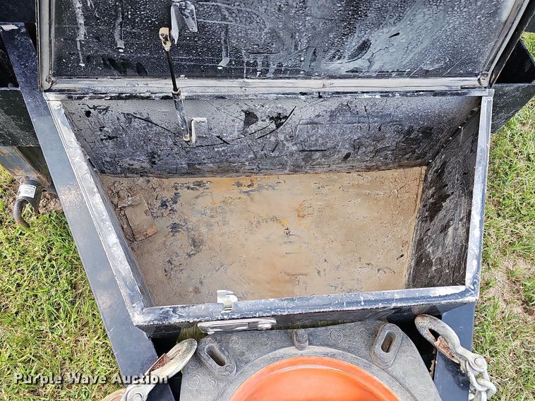 image for item DQ1122 2021 Maxey Trailers Mfg Maxx-D  tilt deck equipment trailer