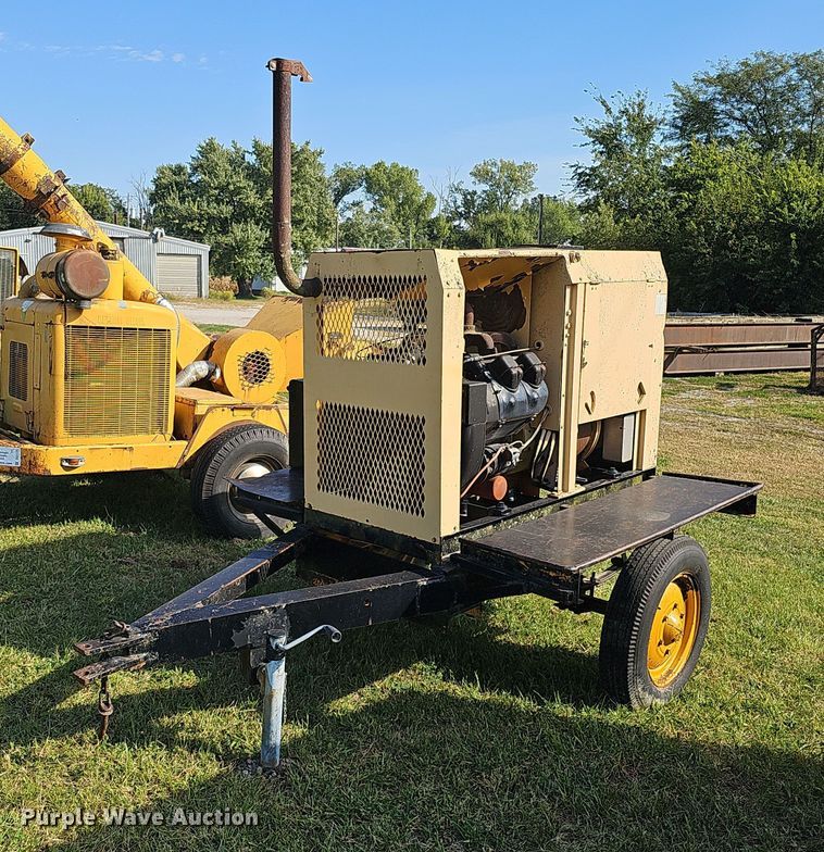 image for item DQ1124 1980 Hobart GCC-300-W  welder