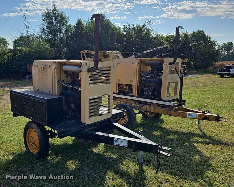 image for item DQ1124 1980 Hobart GCC-300-W  welder