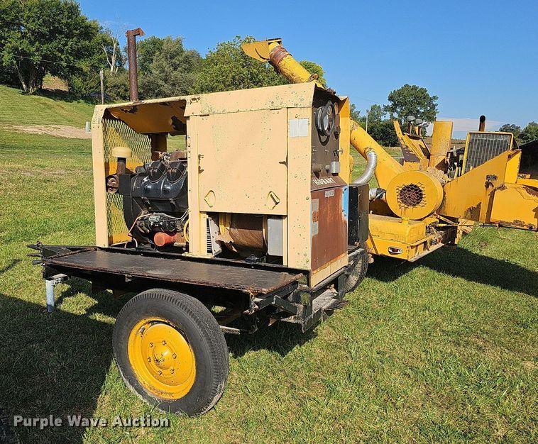 image for item DQ1124 1980 Hobart GCC-300-W  welder