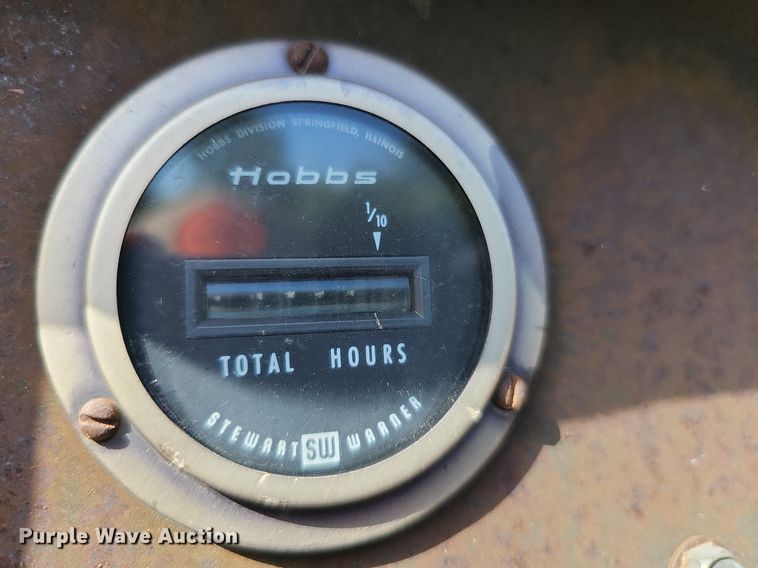 image for item DQ1124 1980 Hobart GCC-300-W  welder