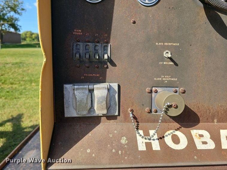 image for item DQ1124 1980 Hobart GCC-300-W  welder