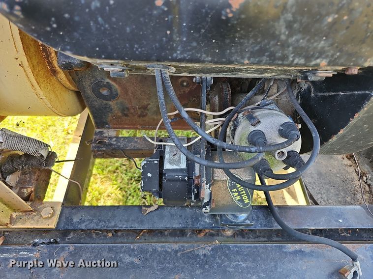 image for item DQ1124 1980 Hobart GCC-300-W  welder