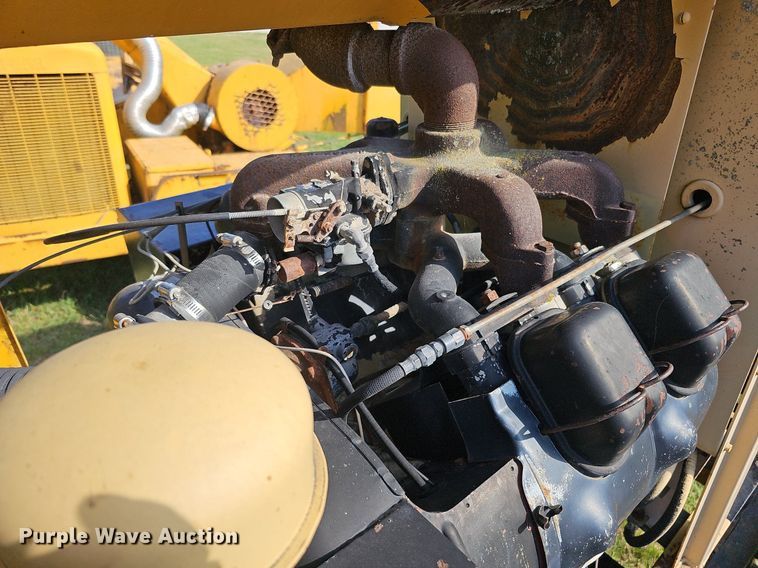 image for item DQ1124 1980 Hobart GCC-300-W  welder