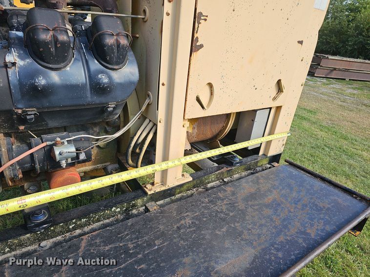 image for item DQ1124 1980 Hobart GCC-300-W  welder