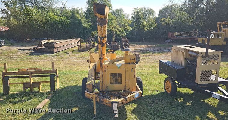 image for item DQ1125 Wood Chuck 3324D  wood chipper