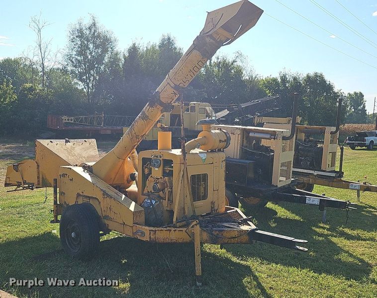 image for item DQ1125 Wood Chuck 3324D  wood chipper