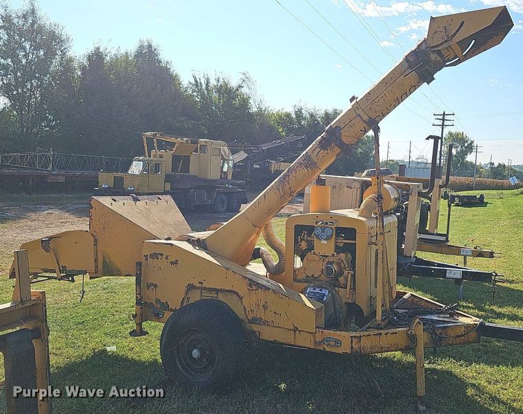 image for item DQ1125 Wood Chuck 3324D  wood chipper