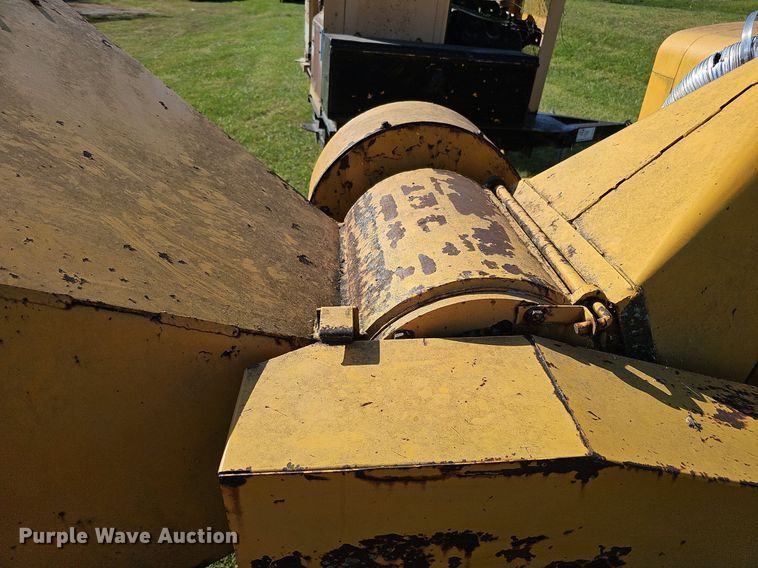 image for item DQ1125 Wood Chuck 3324D  wood chipper