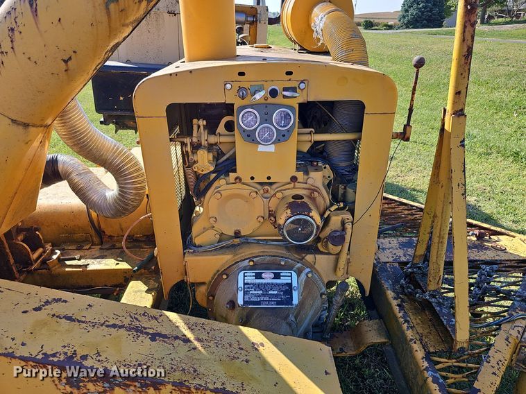 image for item DQ1125 Wood Chuck 3324D  wood chipper