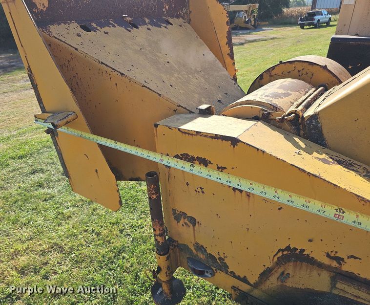 image for item DQ1125 Wood Chuck 3324D  wood chipper