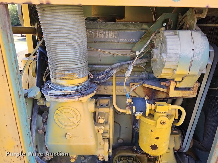 image for item DQ1125 Wood Chuck 3324D  wood chipper