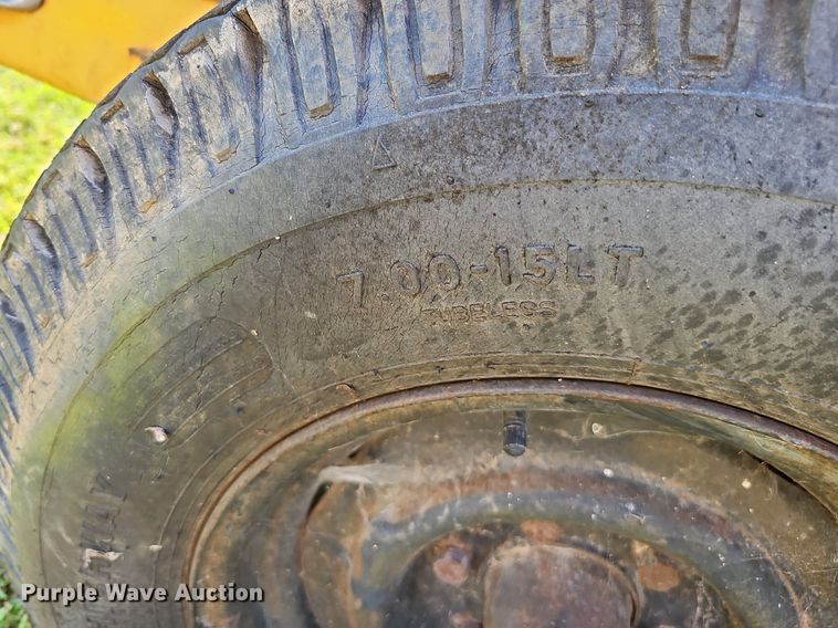 image for item DQ1125 Wood Chuck 3324D  wood chipper