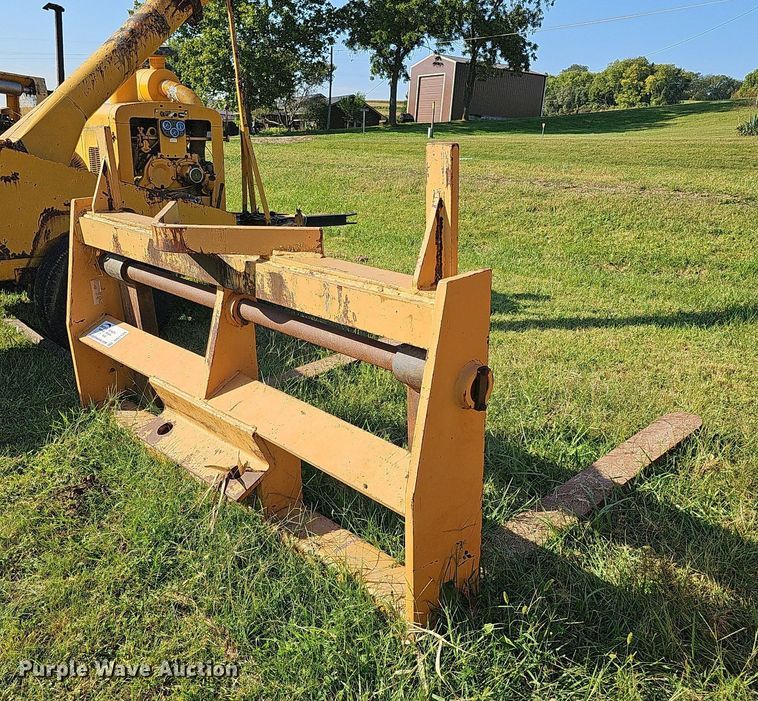 image for item DQ1126 Arrow  60" L wheel loader forks