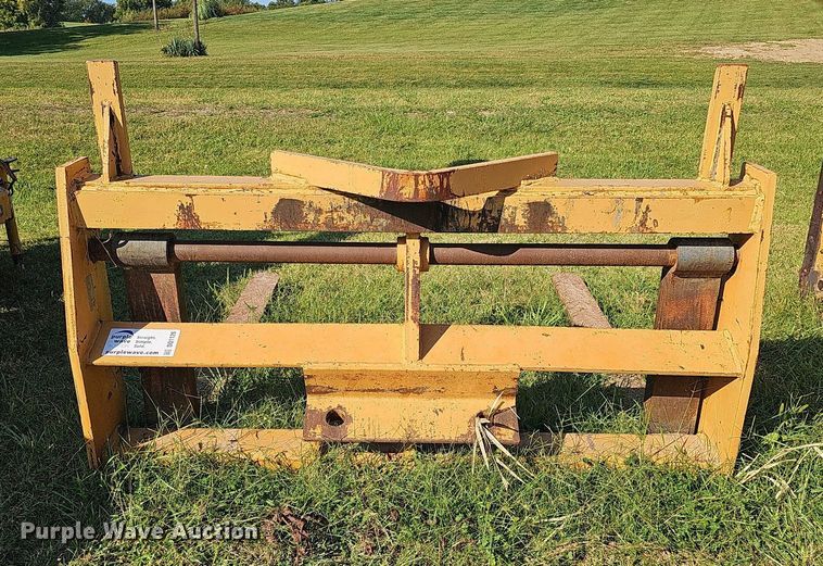 image for item DQ1126 Arrow  60" L wheel loader forks