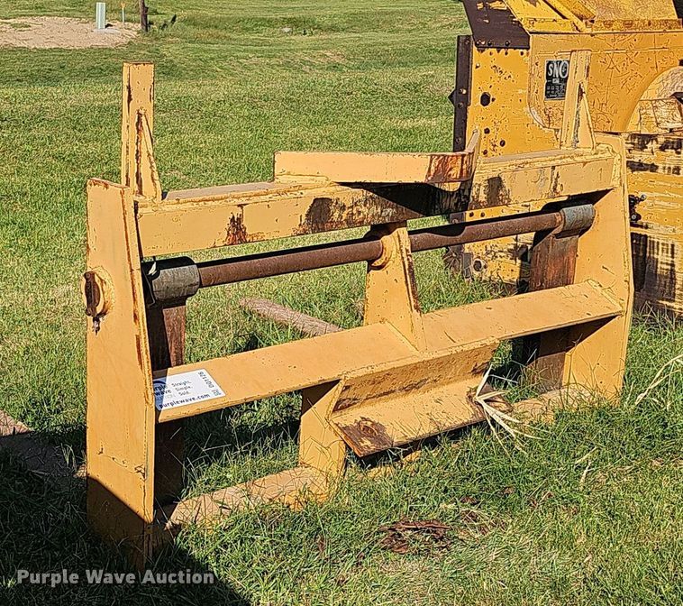 image for item DQ1126 Arrow  60" L wheel loader forks