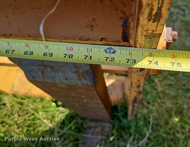 image for item DQ1126 Arrow  60" L wheel loader forks