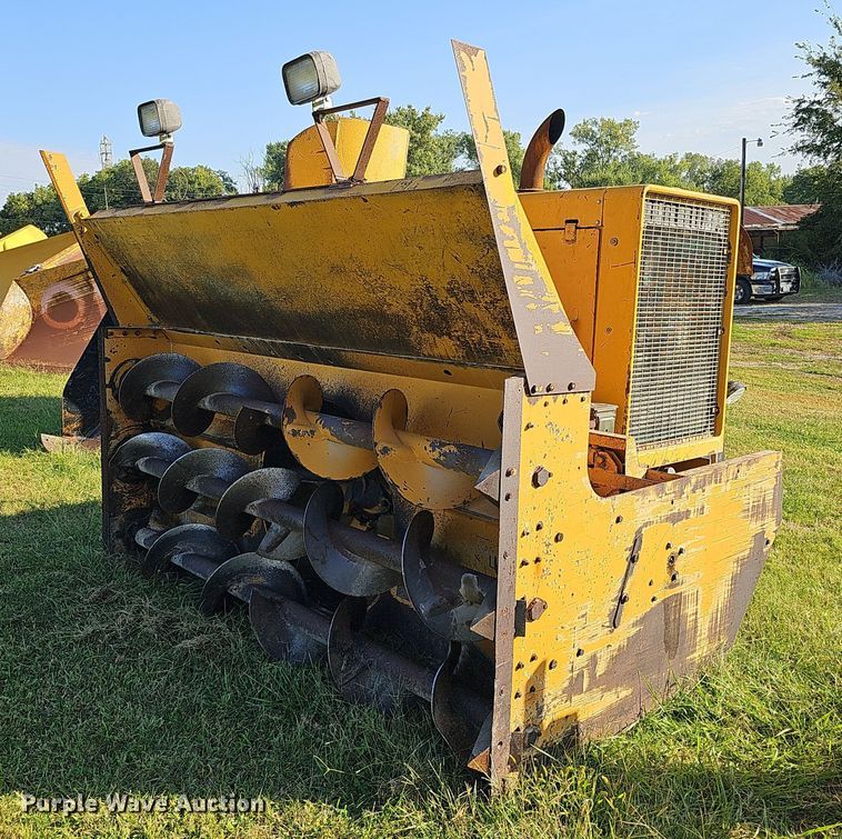 image for item DQ1127 Snogo P-3D  snow blower