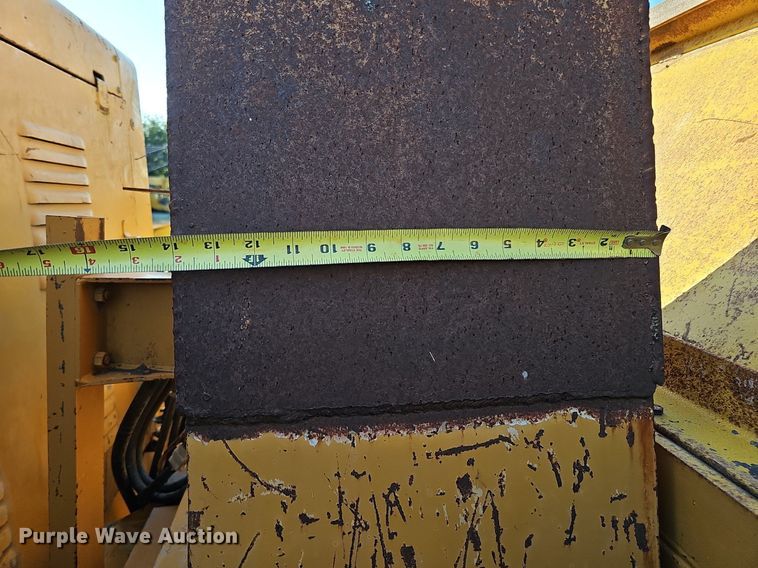 image for item DQ1127 Snogo P-3D  snow blower