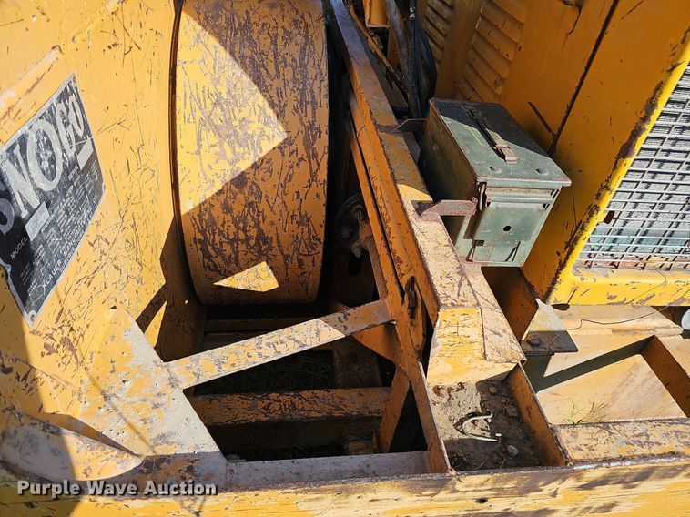 image for item DQ1127 Snogo P-3D  snow blower