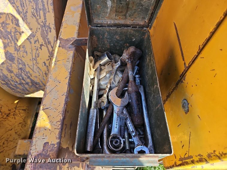 image for item DQ1127 Snogo P-3D  snow blower