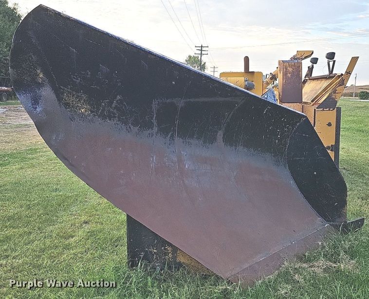 image for item DQ1128 Balderson BV11  wheel loader V-plow