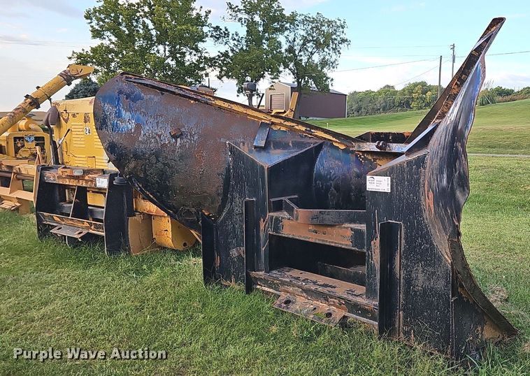 image for item DQ1128 Balderson BV11  wheel loader V-plow