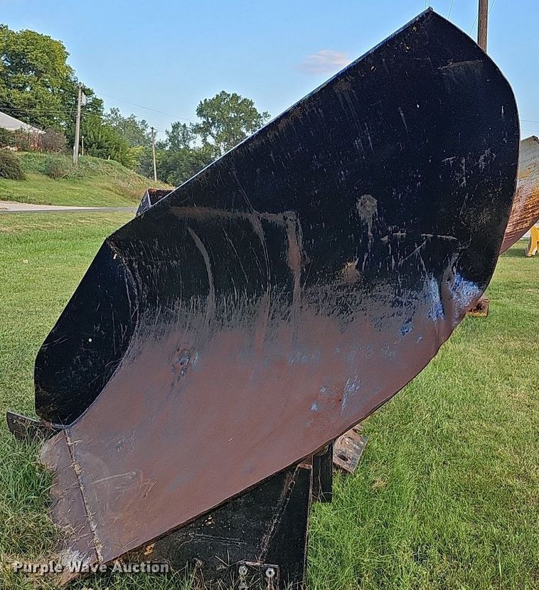 image for item DQ1128 Balderson BV11  wheel loader V-plow