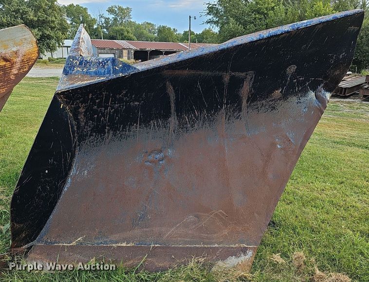 image for item DQ1128 Balderson BV11  wheel loader V-plow