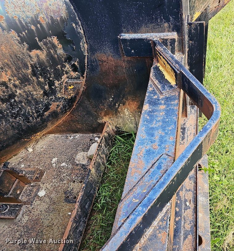 image for item DQ1128 Balderson BV11  wheel loader V-plow