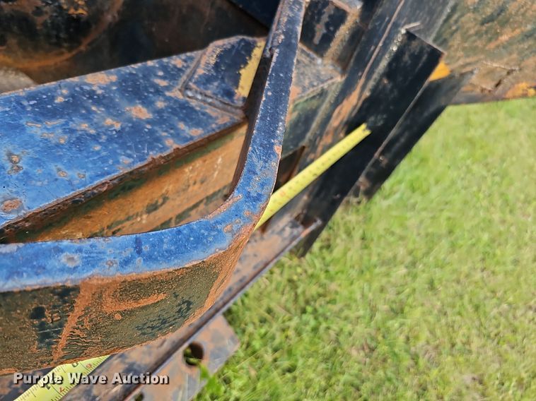 image for item DQ1128 Balderson BV11  wheel loader V-plow