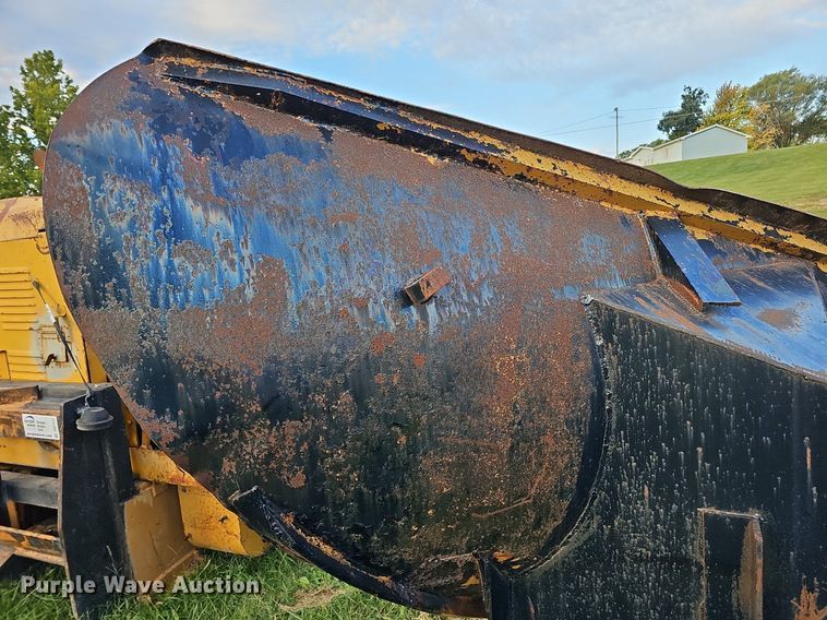 image for item DQ1128 Balderson BV11  wheel loader V-plow