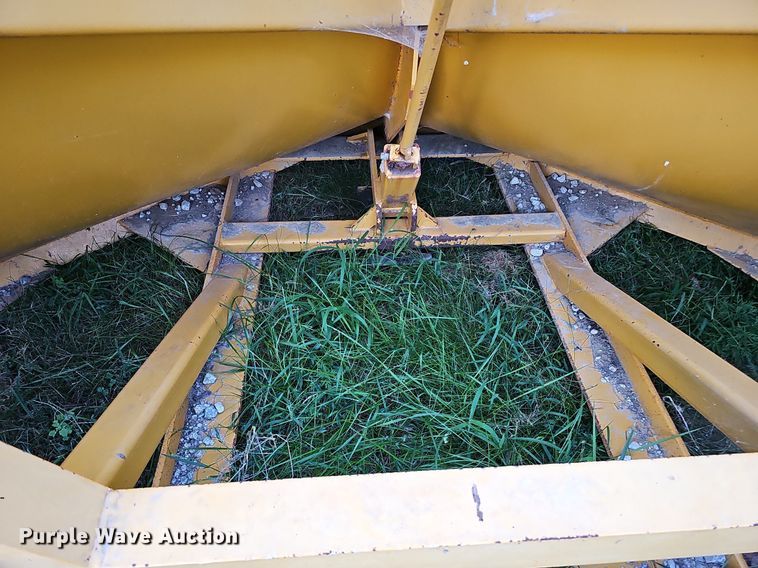 image for item DQ1130 Henke  V-plow