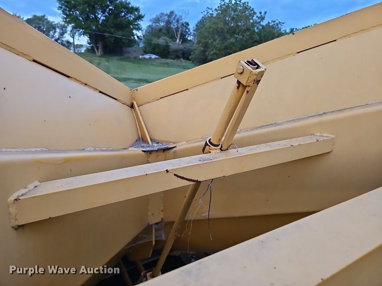 image for item DQ1130 Henke  V-plow