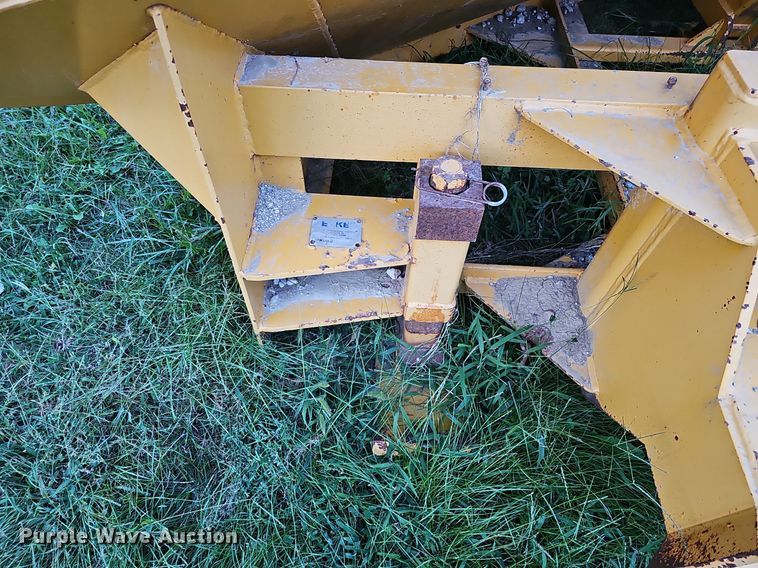 image for item DQ1130 Henke  V-plow